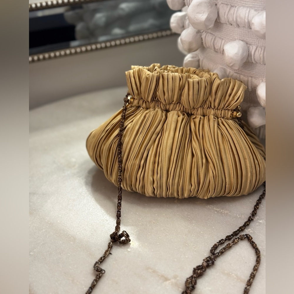 Vintage Shell Mini Clutch Metallic Gold with Detachable chain